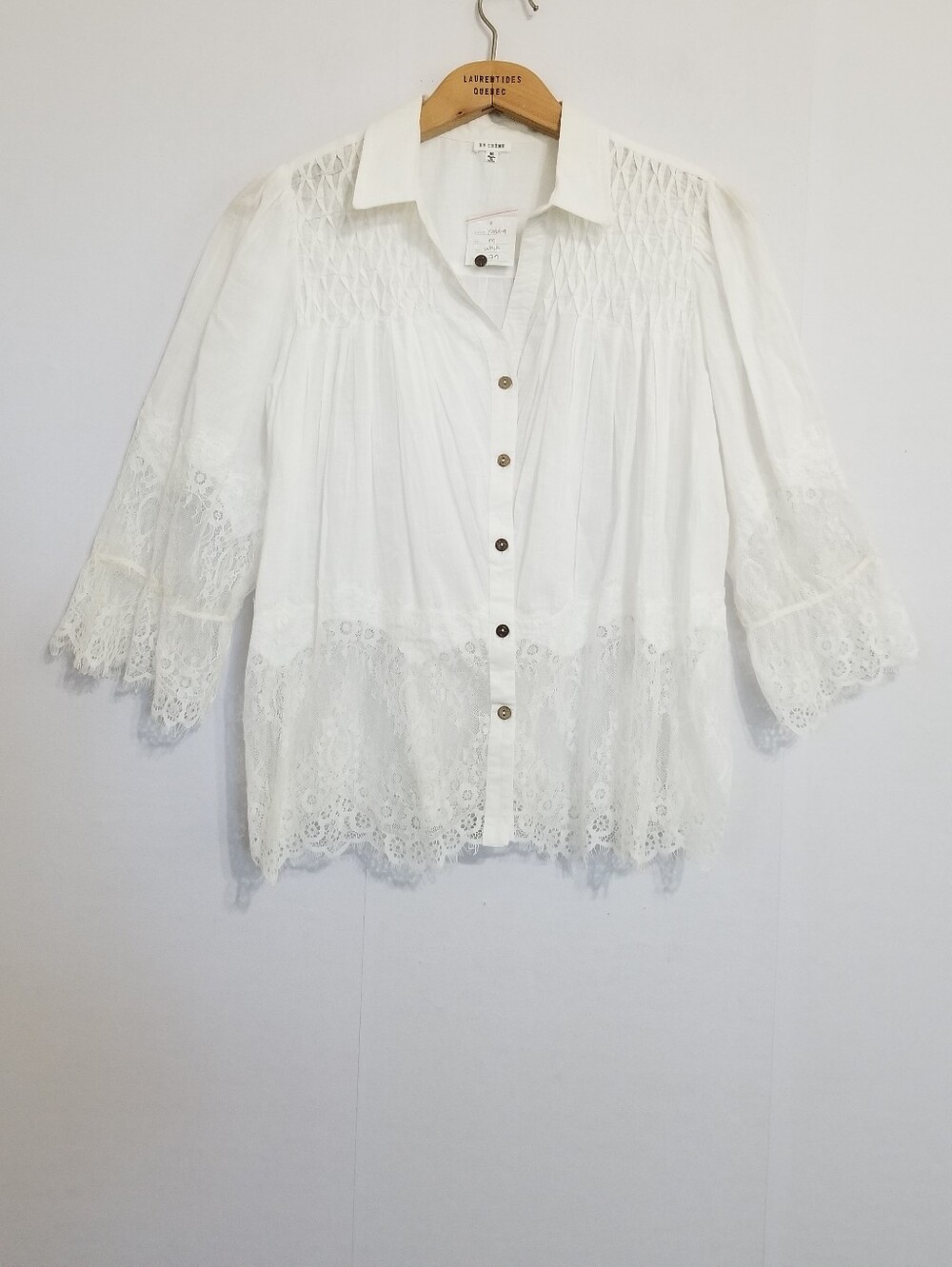 NWT En Creme White Lace-Trim Button Front Women's Top Size Medium